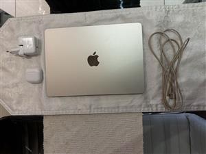MacBook Air M2 (2022) — 13" | 16GB RAM | 256GB SSD