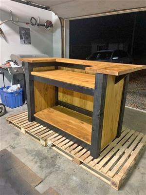 Enhance Your Pub with Custom Wooden Bar Counters