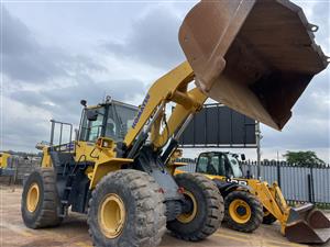 2013 Komatsu WA480 Front end loader