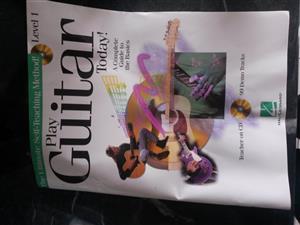 Guitar lessons book plus DVD_R50