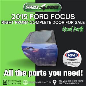 2015 FORD FOCUS RIGHT FRONT COMPLETE DOOR – USED