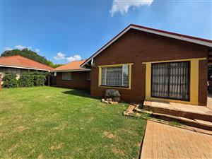 BARGAIN OF THE WEEK – Family Home for Sale in Vaalpark!