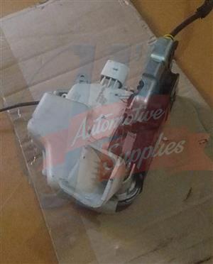 Audi a4 b8 right front door lock actuator