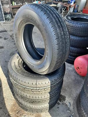 255/70/16 Continental Cross Contact brand new set