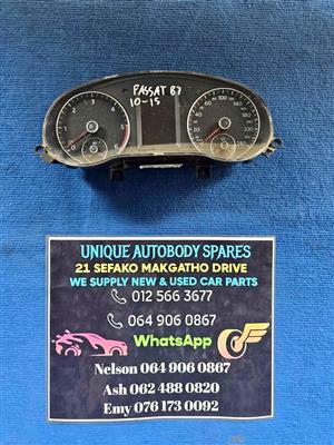 VW Passat B7 Speedometer Cluster