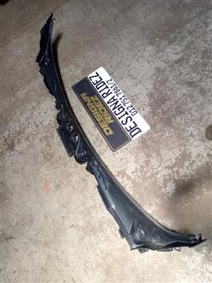 BMW M4 F82 WIND SCREEN COWLING