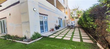 Apartment For Sale in Essenwood