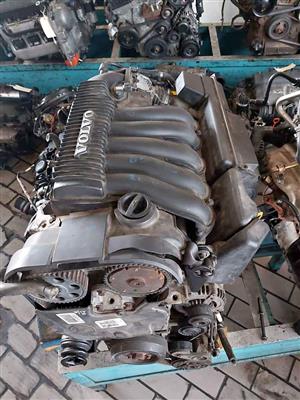 VOLVO 2.4 B5244S PLASTIC INTAKE ENGINE FOR SALE