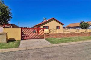 2 Bed House in Lenasia South