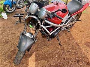 Suzuki Bandit 400 stripping for spares