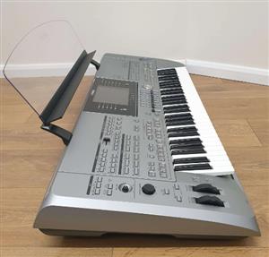 The Yamaha Tyros 5 – 61-key is a flagship arranger workstation