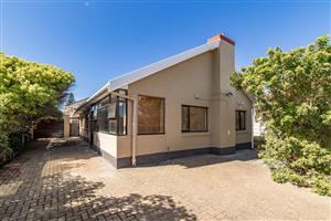 House For Sale in Fish Hoek