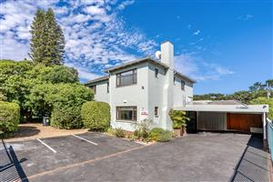 A Truly Unique & Exceptionally Versatile Family Home