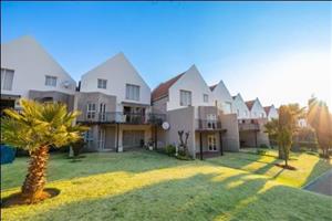 Apartment For Sale in Halfway Gardens