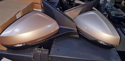 Polo 8 mirror electric