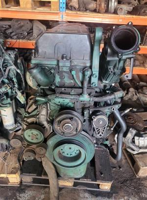 VOLVO D13 ENGINE. EXCELLENT CONDITION READY TO WORK
