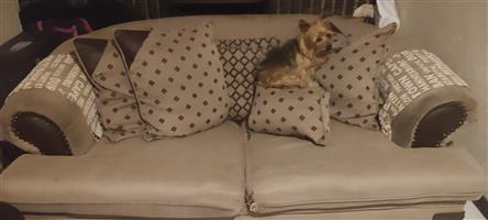 Lounge suite for sale