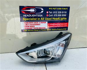 Hyundai Santa Fe left side halogen headlight (2015)