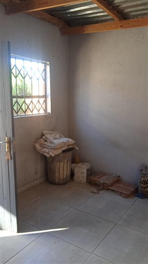 A room a Block R in Soshanguve is up for rental,monthly rental fee