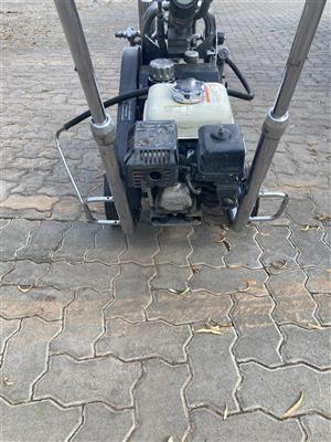 Airlessco HSS3000 paint spray machine. 