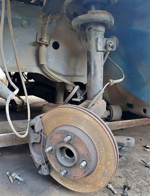 FORD FIGO LEFT FRONT HUB 