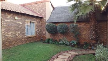 Beautiful 2 bedroom townhouse in Equestria with double garage