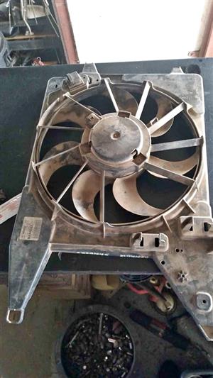 Renault Sandero 1.6 mpi radiator fan for sale please contact us for more details