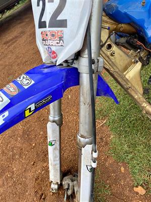 Yamaha YZ 250 F front forks