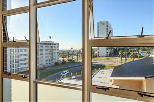 SPACIOUS MOVE IN READY APARTMENT! VIEWS FOR DAYS!!