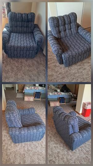 Couch Chair excelent condition  collect in Sophiatown