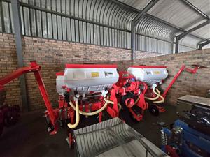 New 4 row pneumatic precision planters for sale