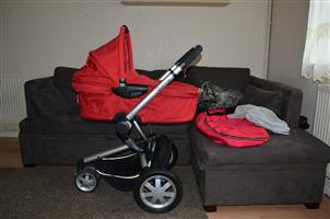 Quinny Buzz 3 travel system including the Maxi Cosi car seat.