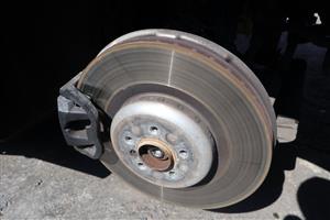 BMW M760LIX BRAKE DISC & BRAKE PADS & SUSPENSION PARTS AVAILABLE