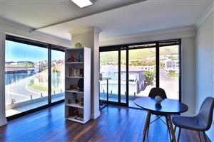  2-Bedroom Apartment with Iconic Table Mountain Views – Chapel Towers, Zonnebloem