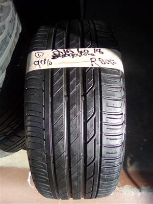 1xBridgestone tyre 215/40/18 90% thread