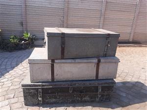 3x vintage storage/travel army-style trunks in Pretoria North