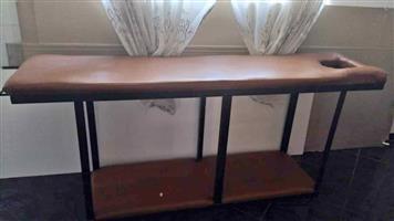 Massage bed, table