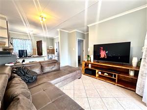 Apartment For Sale in Mooikloof Ridge