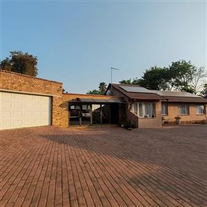 House For Sale in Crystal Park