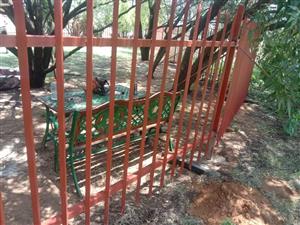 Palisade fencing