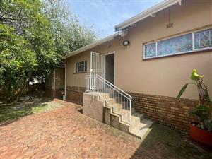 House For Sale in Glenvista