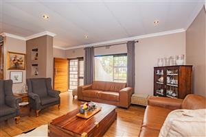 ***EXCLUSIVE SOLE MANDATE*** - Exceptional Family Living in Sought-After Panorama