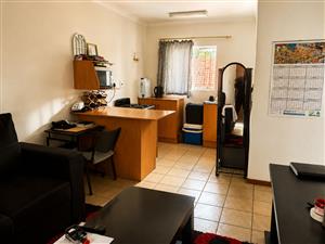 Townhouse For Sale in Annadale