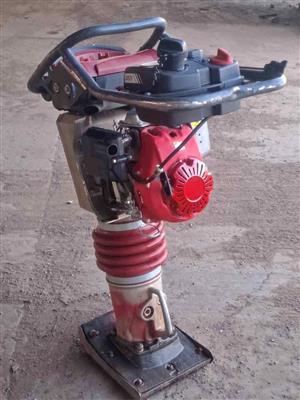 HONDA PETROL RAMMER STUMPER COMPACTOR