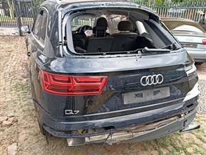 2017 AUDI Q7 STRIPPING FOR SPARES