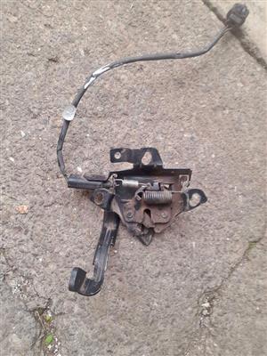 KIA RIO BONNET LOCK AVAILABLE