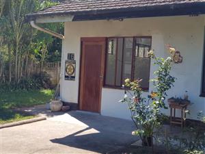  Studio Flat to rent Park Hill / Durban North . Available 1st April.