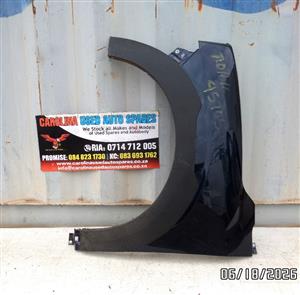 Mahindra XUV 3X0 left side fender and wheel arch (2025)