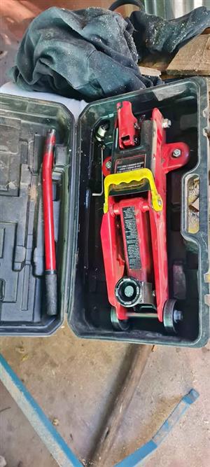 2 Ton trolley Jack