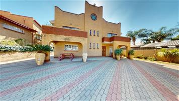 large 5 bedroom home in Albermarle